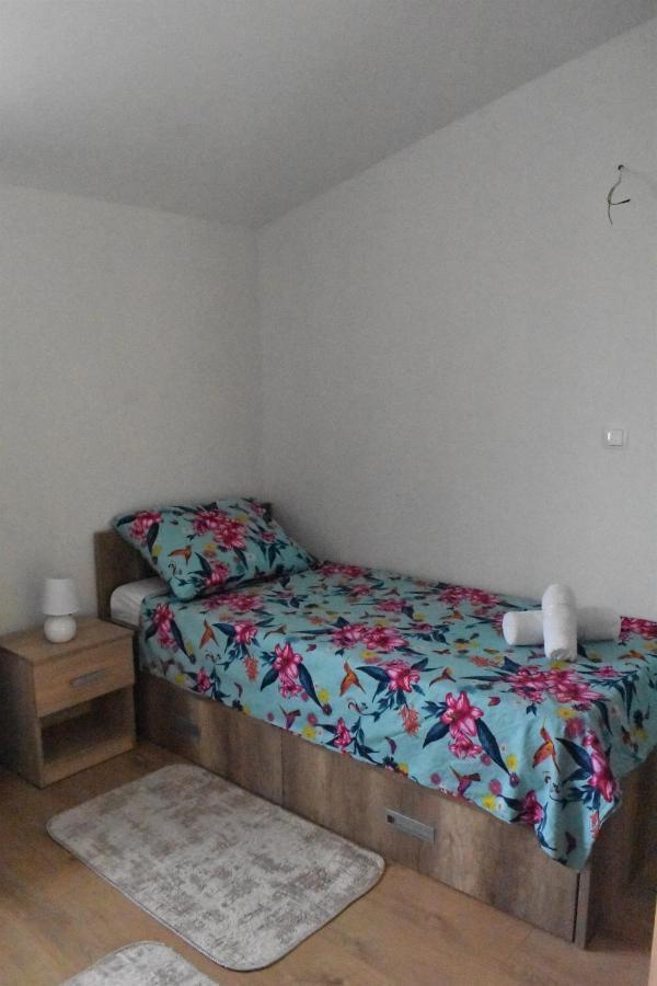 Apartmani Skorpion Kastela Exterior photo
