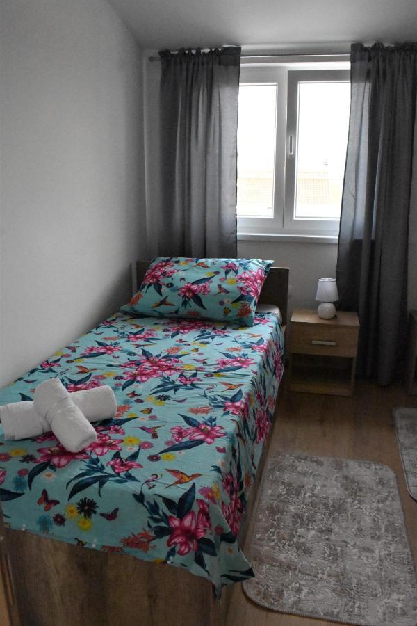 Apartmani Skorpion Kastela Exterior photo