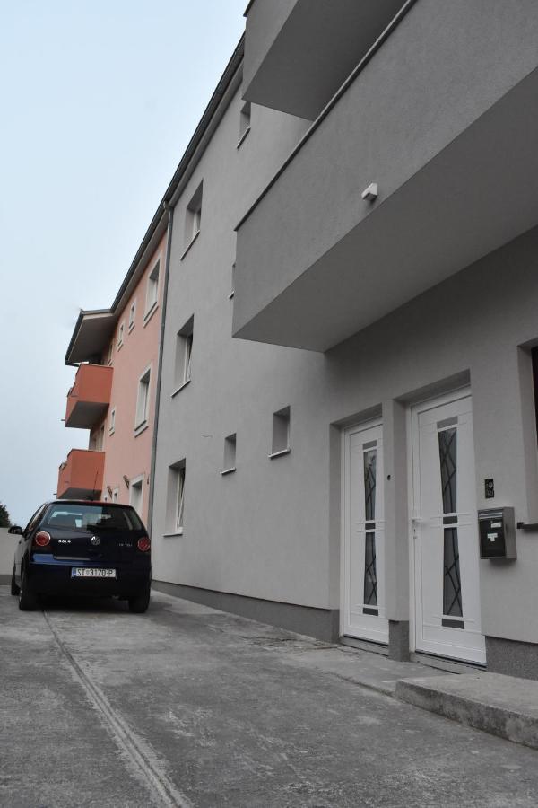 Apartmani Skorpion Kastela Exterior photo