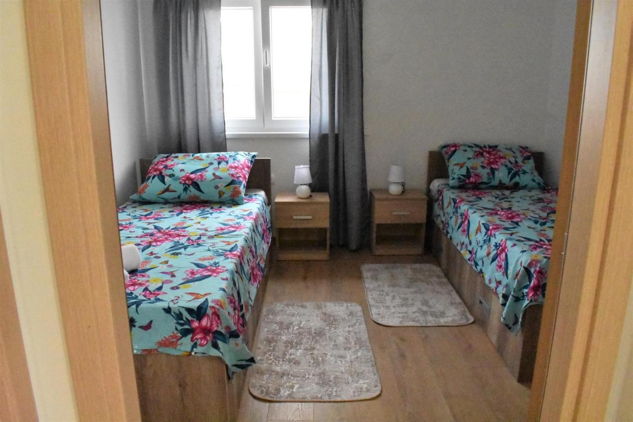 Apartmani Skorpion Kastela Exterior photo