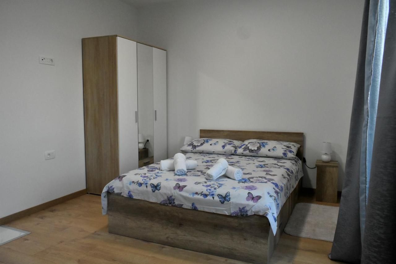 Apartmani Skorpion Kastela Exterior photo