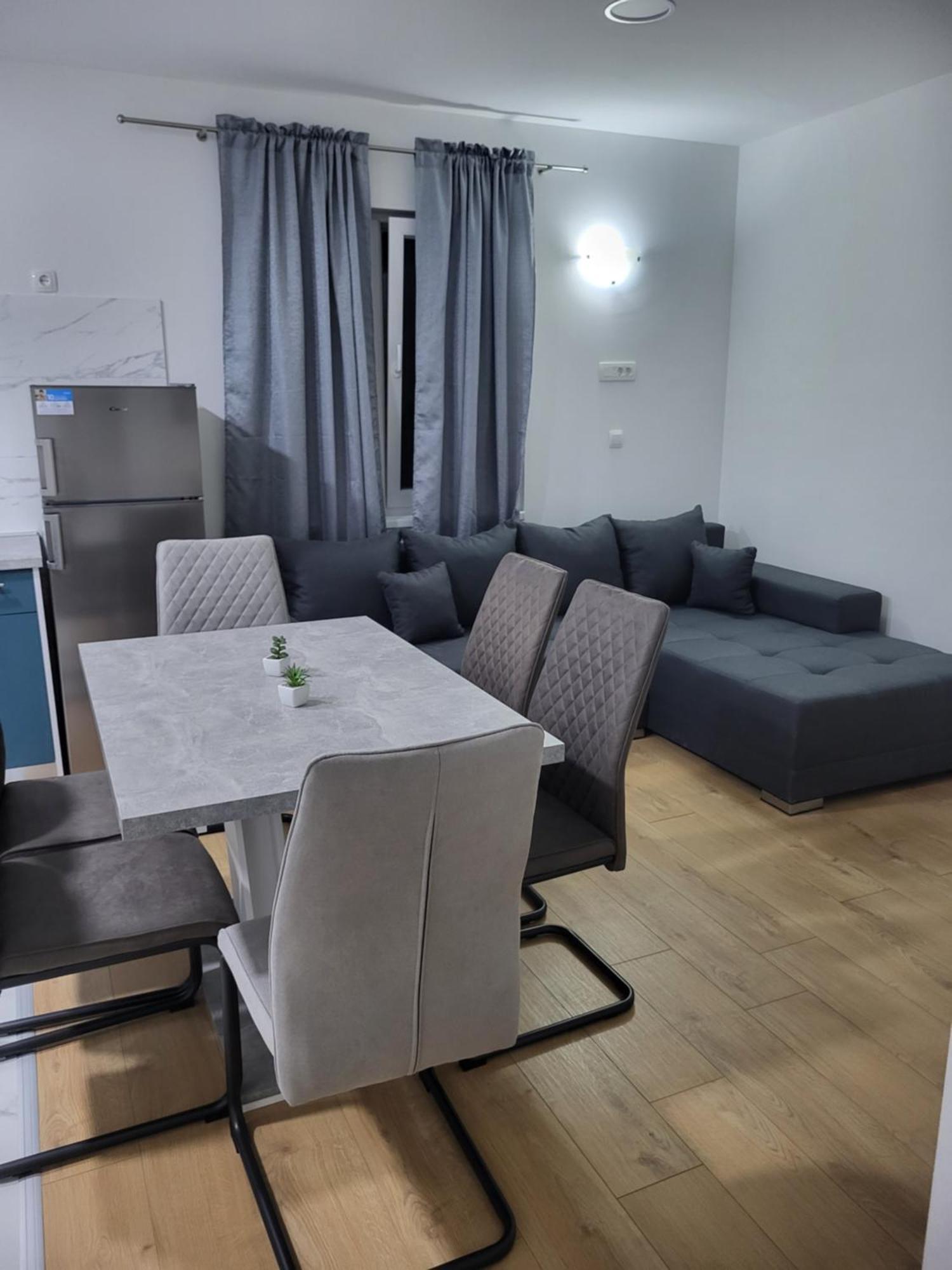 Apartmani Skorpion Kastela Exterior photo
